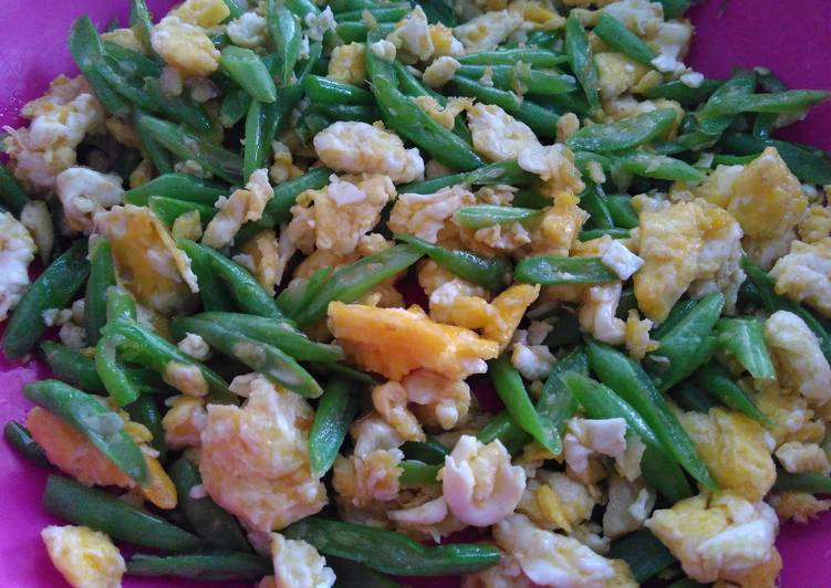 fried green beans with scrumbled eggs recipe main photo