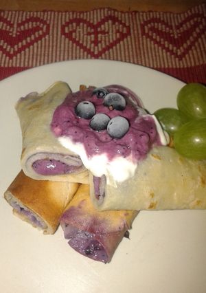 A picture of Blueberry cream cheese crape.