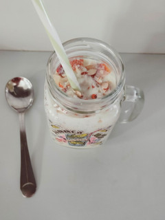 એપલ મિલ્ક શેક (Apple Milkshake Recipe In Gujarati) રેસીપી મુખ્ય ફોટો