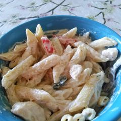 A picture of A's Chicken Florentine and pasta.