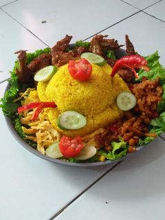 Foto resep Nasi kuning tumpeng rice cooker 😗