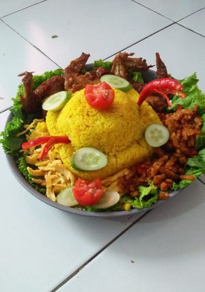 Foto resep Nasi kuning tumpeng rice cooker 😗
