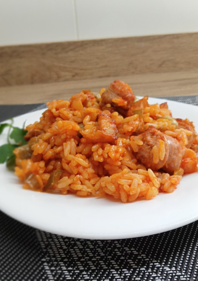 Una foto de Arroz con butifarra y habas