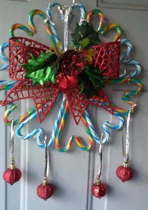A picture of candy cane christmas wreath.