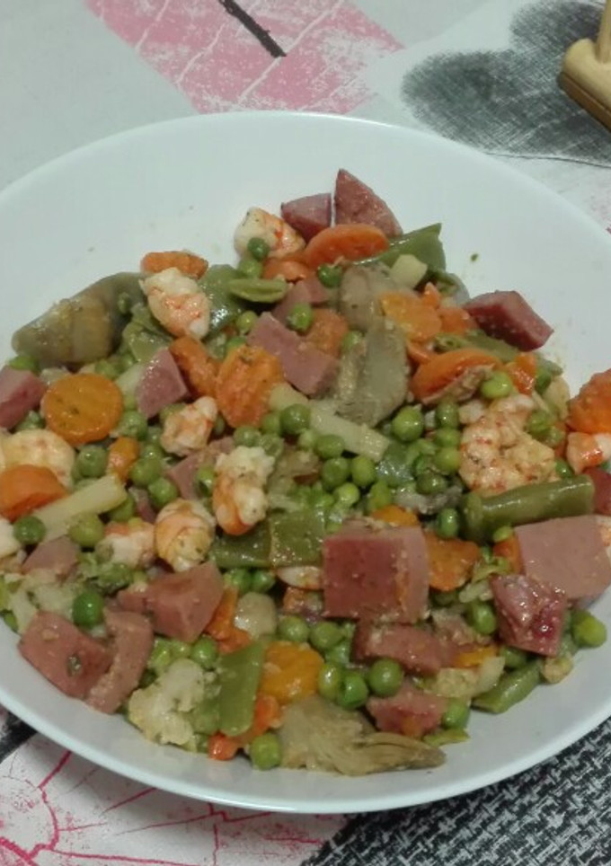 Una foto de Menestra especial con gambas al pilpil