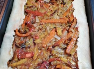Una foto de Tarta rústica de verduras asadas... 💛