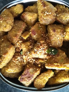 મિક્સ લોટના દૂધી ના મુઠીયા(mix lot dudhi muthiya recipe in Gujarati ( રેસીપી મુખ્ય ફોટો