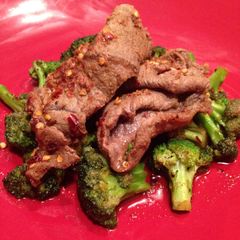 A picture of Beef and Broccoli.