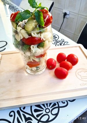 Une photo de Salade des pâtes aux tomates cerises et courgettes