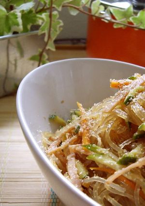 A picture of Chinese Cellophane Noodle Salad.