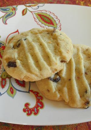 A picture of Cherry Pistachio Cookies.