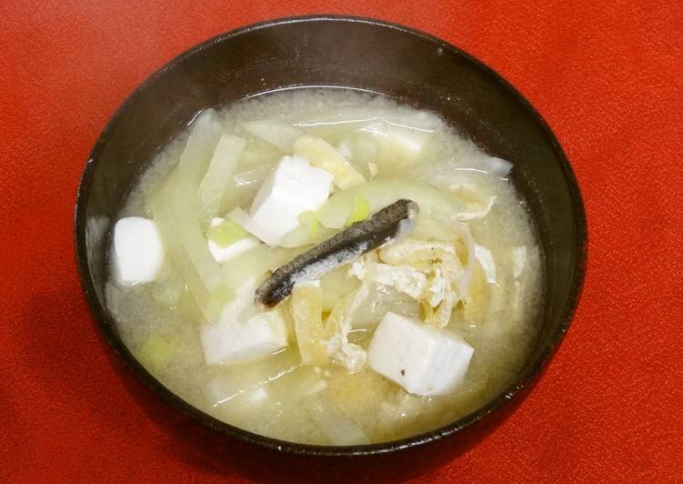 Recipe of Super Quick Homemade Daikon Radish Miso Soup with Small Dried Sardines