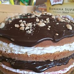 A picture of Banana Split Cake.