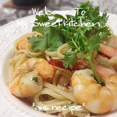 A picture of Asian-style Spaghetti Aglio e Olio with Coriander.