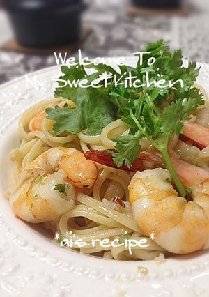 A picture of Asian-style Spaghetti Aglio e Olio with Coriander.