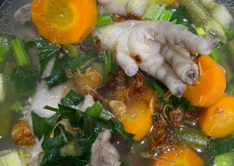 Langkah Mudah untuk Menyiapkan Sop Ayam rempah, Lezat Sekali
