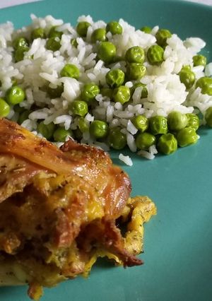 Párizsival és főtt tojással töltött csirkecomb recept fotója