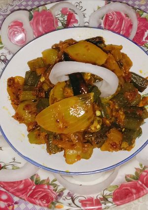 भिंडी दो (bhindi do pyaza recipe in hindi) रेसिपी मुख्य फोटो
