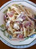 Pasta con nata y tocino/Pasta panna e speck