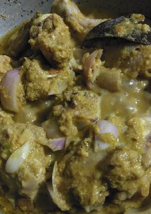 A picture of Chicken Rezala.