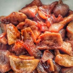 A picture of Beef Gravel and Fish Balls in Sweet Soy Sauce.