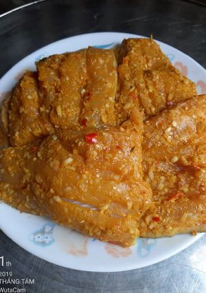 Hình của món Cá basa ướp sả ớt.
