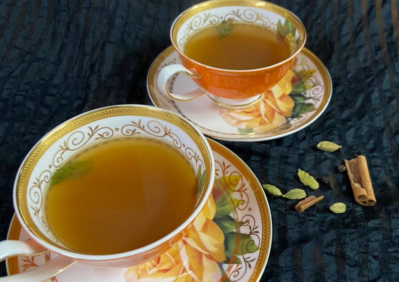 Mint and Lemon tea (kadha)