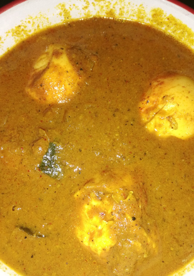 செட்டிநாடு முட்டை கிரேவி (Chettinadu muttai gravy recipe in tamil) செய்முறை முக்கிய புகைப்படம்