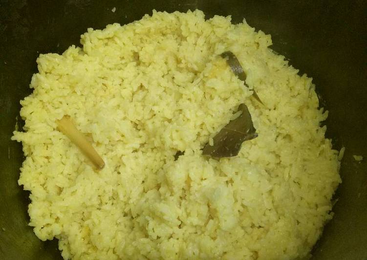 Resep Nasi Kuning Rice Cooker praktis yang Lezat Sekali