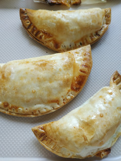 Una foto de Empanadillas de jamón de york y queso