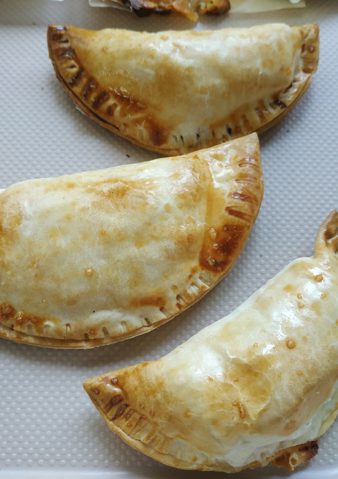 Una foto de Empanadillas de jamón de york y queso