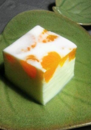 A picture of Milk Agar Jello with Tangerines.