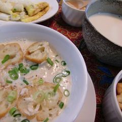 A picture of Taiwanese-Style Soy Milk Soup for Breakfast (Xian Dou Jiang).
