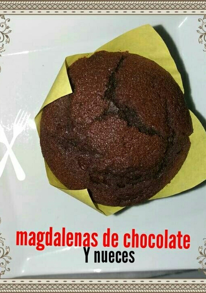 Una foto de Magdalenas de chocolate y nueces