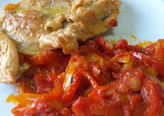 Peperonata salentina con petto di pollo