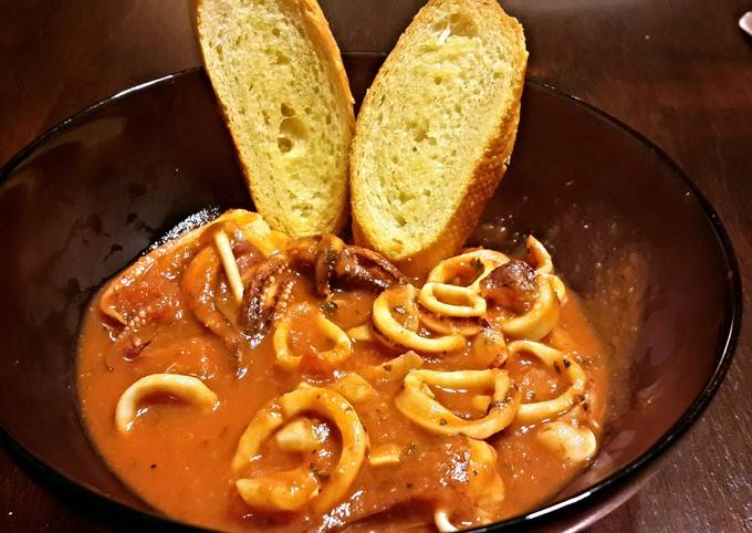 Calamari Stew with Garlic Toast