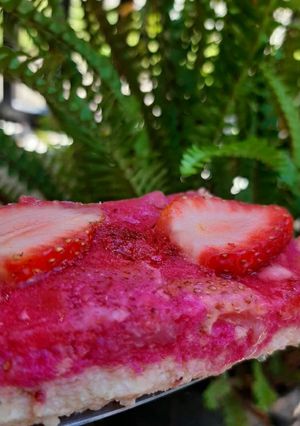 Una foto de Postre de frutillas🍓
