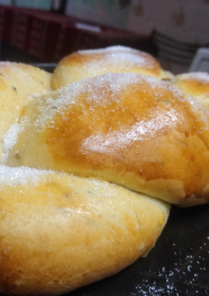 Una foto de Trenza rellena de dulce de leche