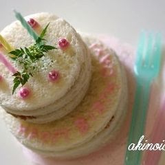 Tiny Sandwich Cake A picture of Tiny Sandwich Cake.
