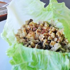 A picture of asian lettuce wraps.