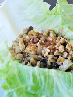 A picture of asian lettuce wraps.