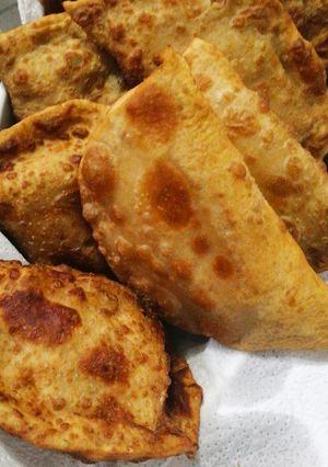 Una foto de Empanadas fritas de pino queso