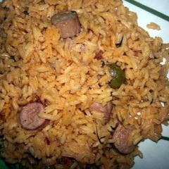 A picture of Arroz con Salchichas / Rice with Vienna Sausages.