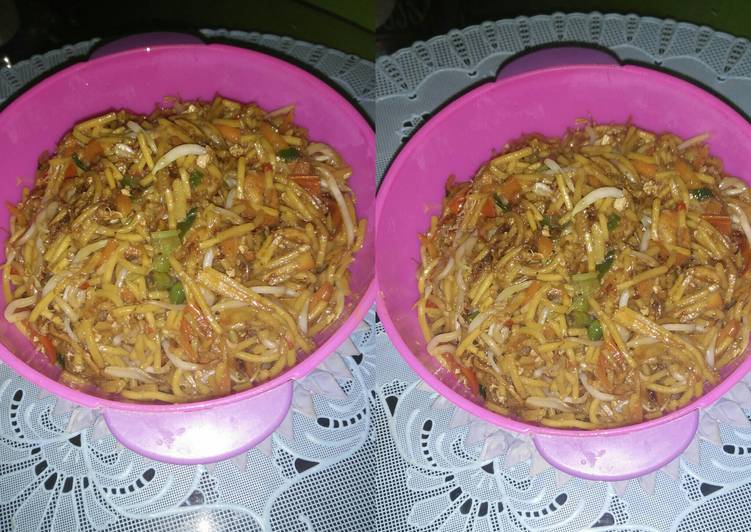 Bagaimana Membuat Mie nyemek goreng udang, Enak