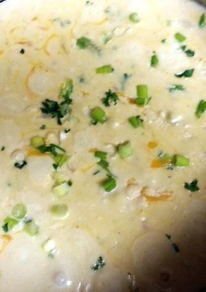 A picture of Very Cheesy potato soup.