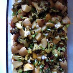 A picture of Baked potato and broccoli casserole.