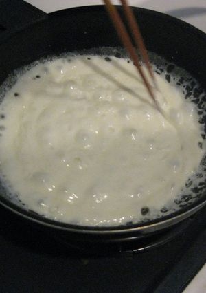 A picture of Easy Basic Béchamel (White) Sauce in 10 Minutes.
