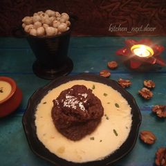 A picture of Walnut Halwa with Rabdi.