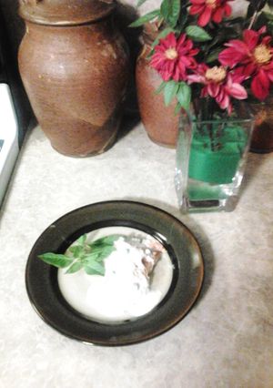 A picture of caper sauce.