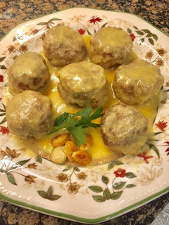 Una foto de Albóndigas en salsa de almendras